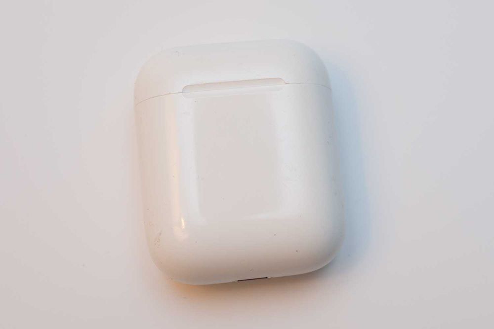 Apple AirPods 2. gen. – komplet z etui – słaba bateria słuchawek – do naprawy
