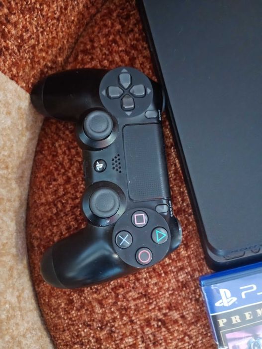 Sprzedam PlayStation 4