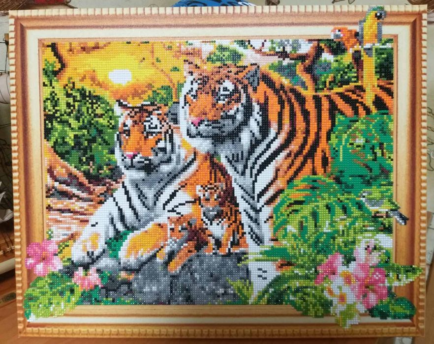 Готовая картина из алмазной мозаики