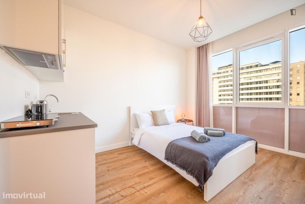 Estúdio - localizado em Olaias Lisbon