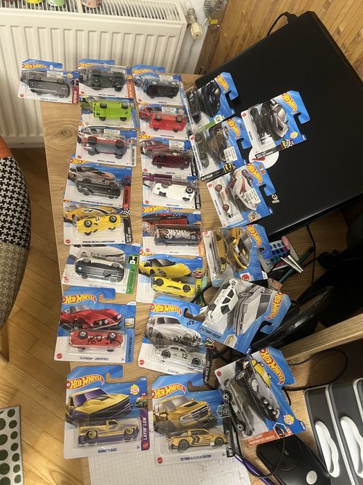 Колекційні машинки хот вілс обмін