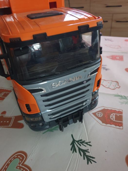 Samochód śmieciarka scania