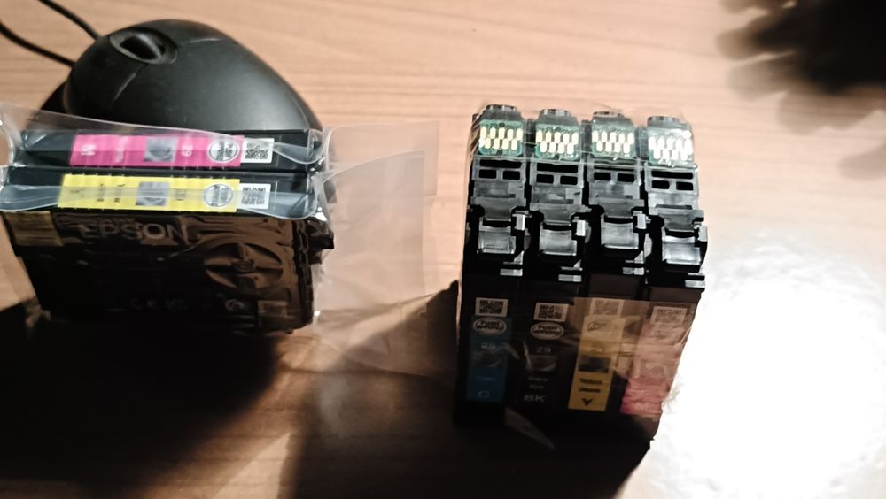 Tinteiros para venda dois novos e quatro usados