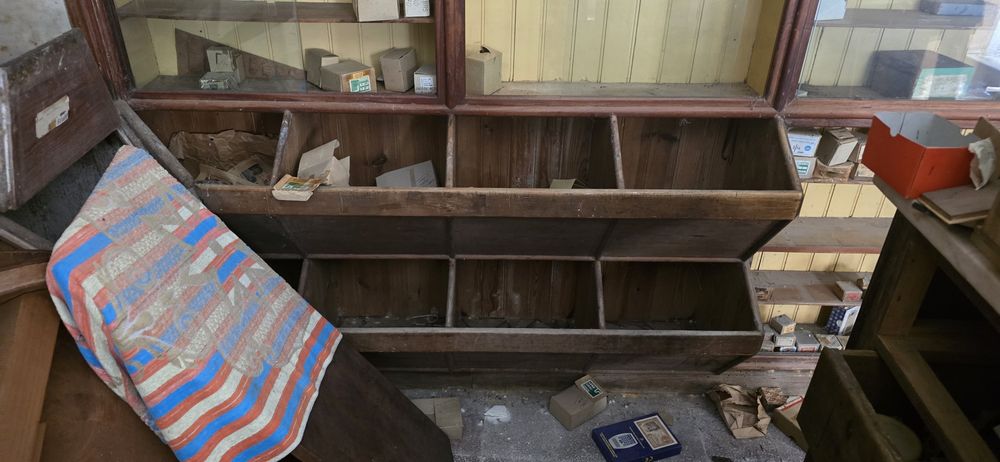 Moveis drogaria antiga