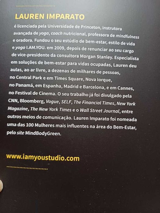 Livro "Retox Ioga - Alimentação - Atitude de Lauren Imparato"