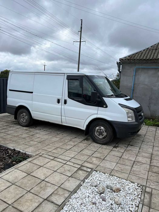 Форд Транзіт 2010 року