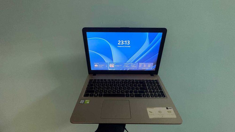 Asus vivobook 15 x540ubr core i5/Ram 8gb/ SSD 240gb