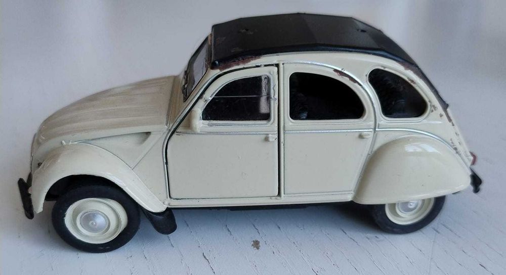 model Citroen 2CV