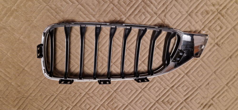 Vendo grelha frontal esquerda BMW