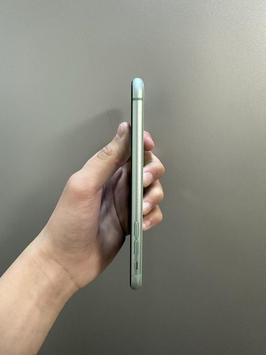 Продам Айфон 11 128