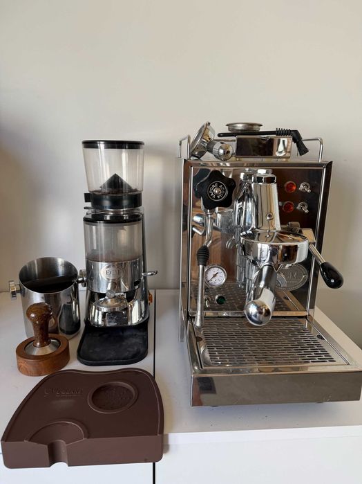 Ekspres ciśnieniowy kolbowy niemiecki ECM profesjonalny 1 grupowy