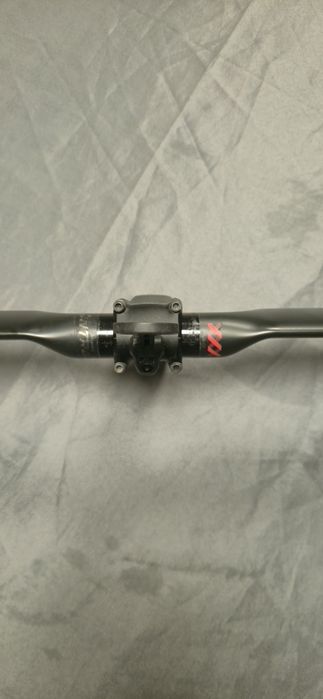 Guiador de  bicicleta carbono Bontrager XXX  VR-C
