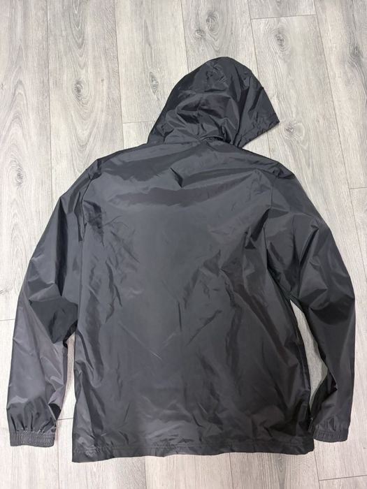 Спортивна куртка-вітровка Adidas