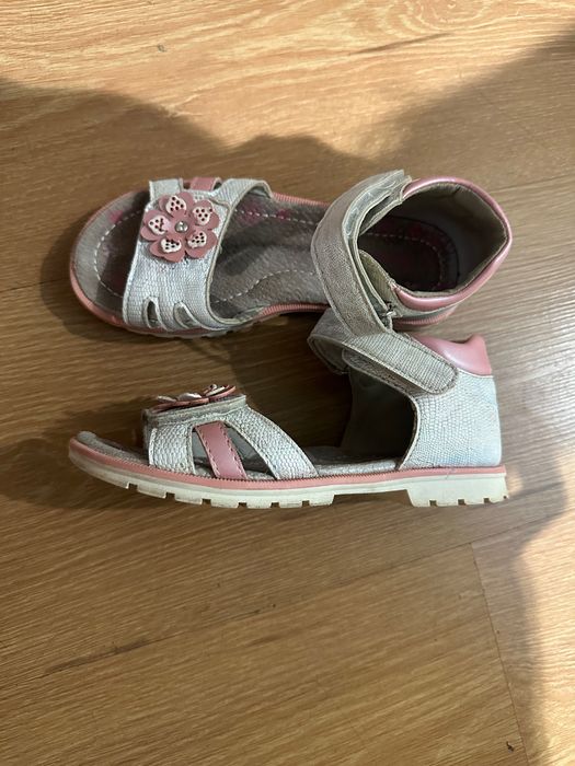 Біло-рожеві босоніжки 31 розмір, 20 см по устілці