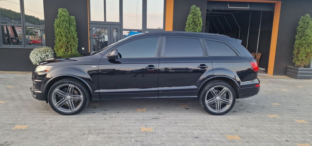 Автомобіль Ауді ку7
