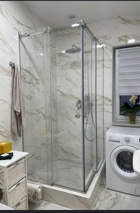 Душові кабіни,Скляні перегородки в душ,скляні двері,гартоване скло,скл