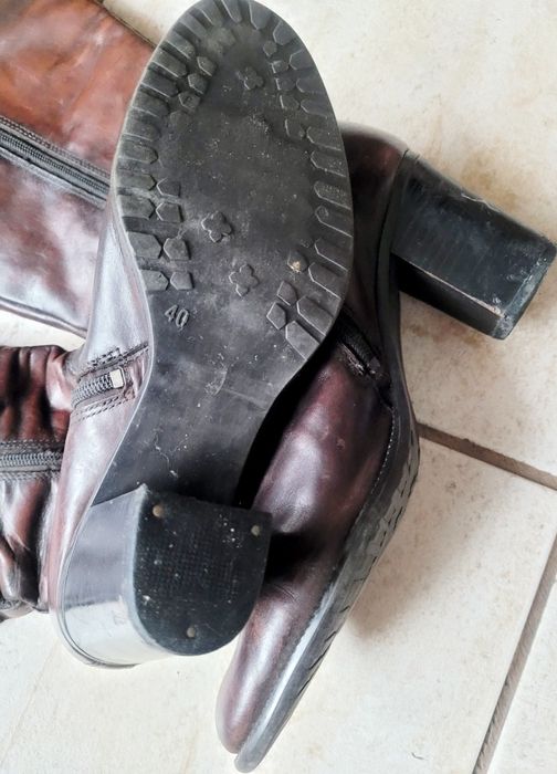 Skórzane kozaki damskie - Tamaris. Rozm. 40.