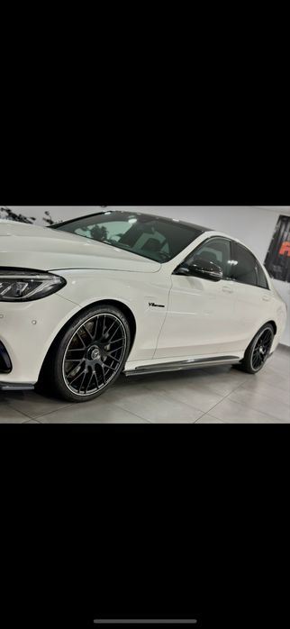 Mercedes C63 Amg