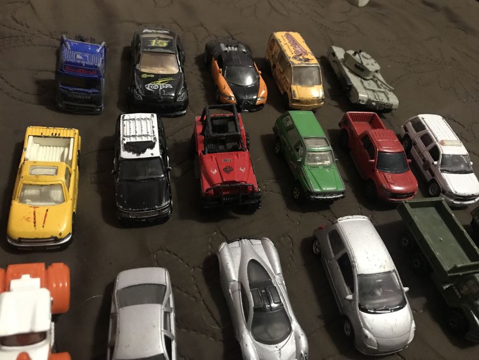 Машинки залізні бу