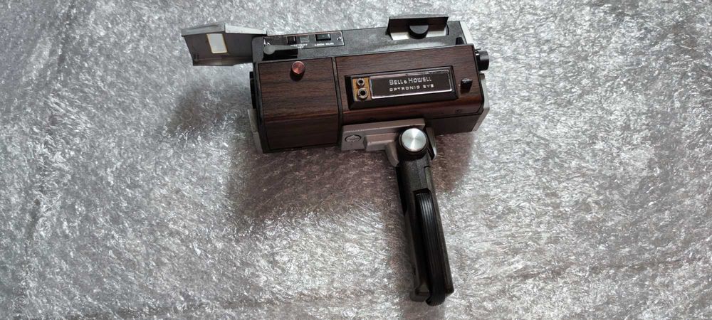 Câmara de Filmar Vintage Bell & Howell Autoload 442 (Super 8 Filmosound 8)