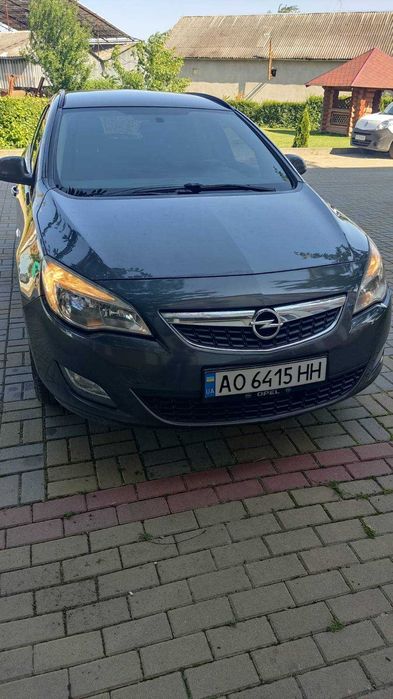 Opel Astra J 2012 року