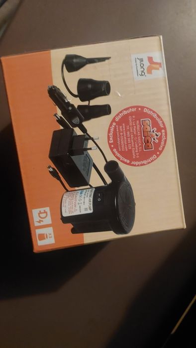 Bomba de ar eléctrica portátil para campismo e colchão