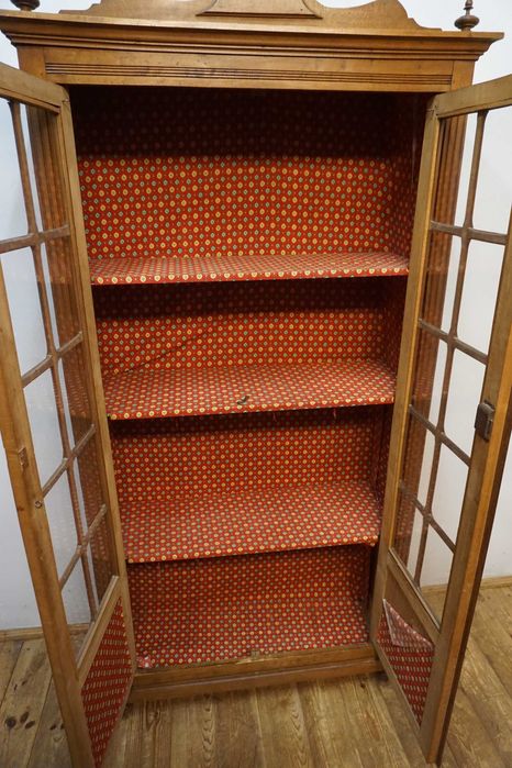 Witryna biblioteczka zgrabna Francja