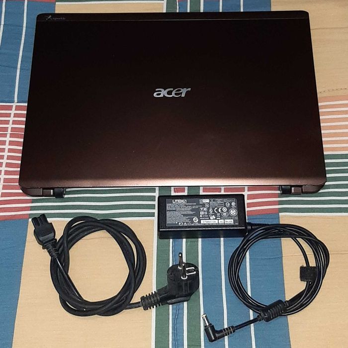 2 portáteis Acer e Toshiba (para reparação)