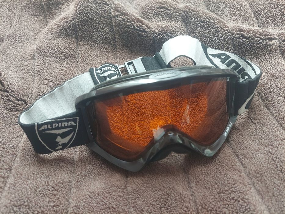 Маска гірськолижна фірми Alpina оригінал 

Подвійна лінза ))

Заміри о