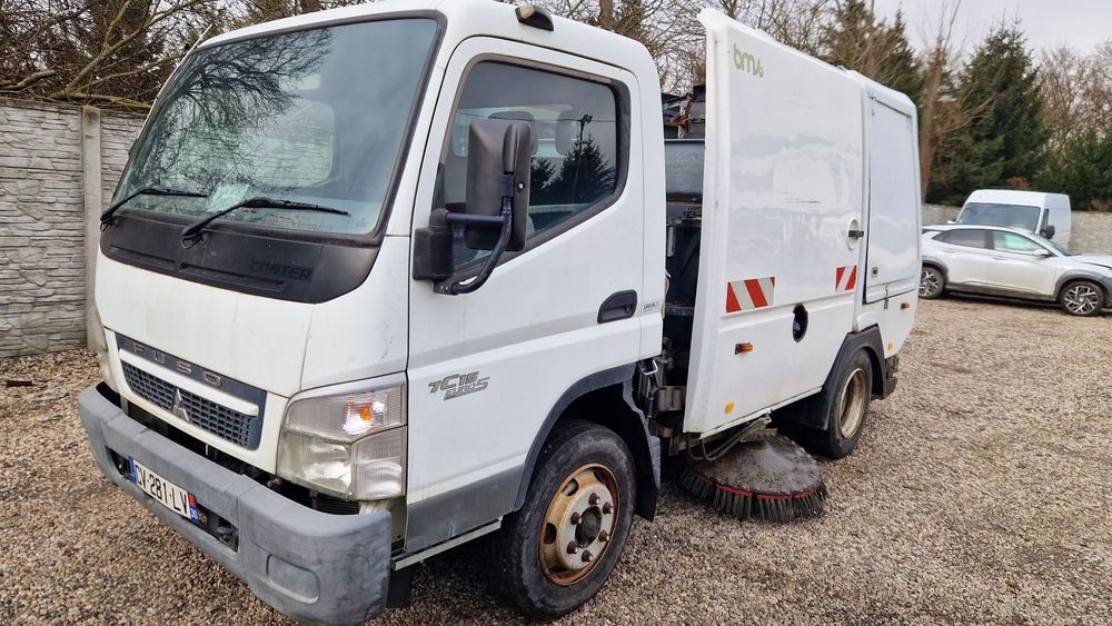 Mitsubishi Canter  Zamiatarka Uliczna chodnikowa 3.0 jtd