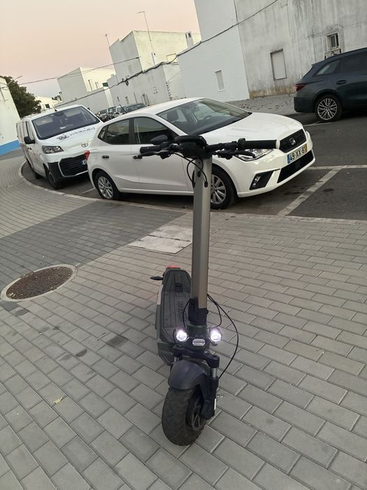 Trotinete  com apenas 300km