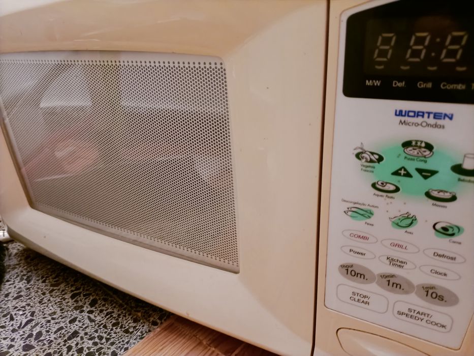 Microondas usado mas a funcionar perfeitamente