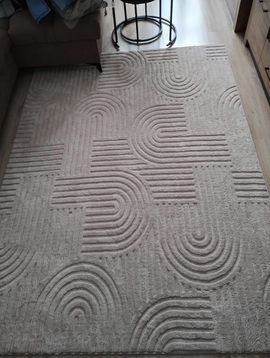 Beżowy dywan 140x200 antypoślizgowy