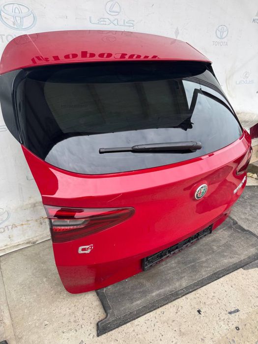 Кришка багажника ляда Alfa Romeo Stelvio