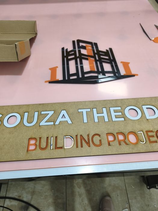 Corte e gravação de CNC laser ou router