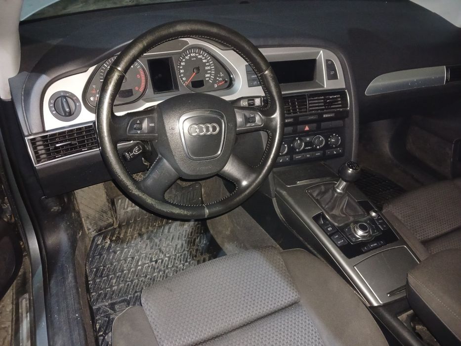 Продам торпеду консоль пластик салона ауди а6с6