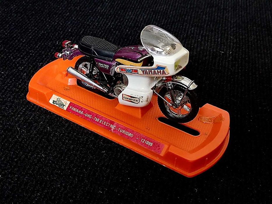 Miniatura brinquedo antigo Guiloy 1/18 Moto Yamaha OHC 750