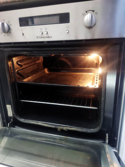 Forno elétrico em inox, da conceituada marca Electrolux 100% funcional