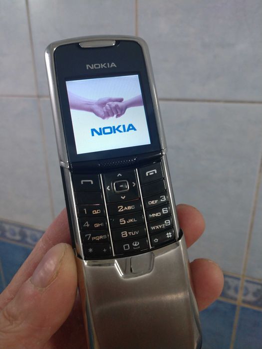 Nokia 8800 classic.