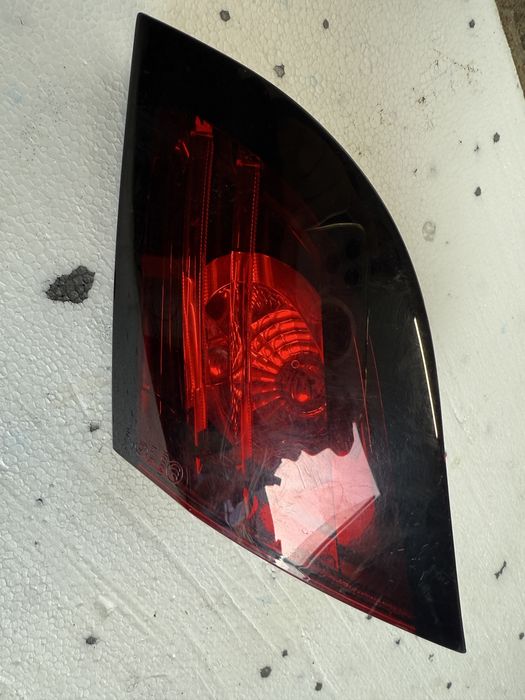 Citroen ds4 lampa tylna prawa w klape