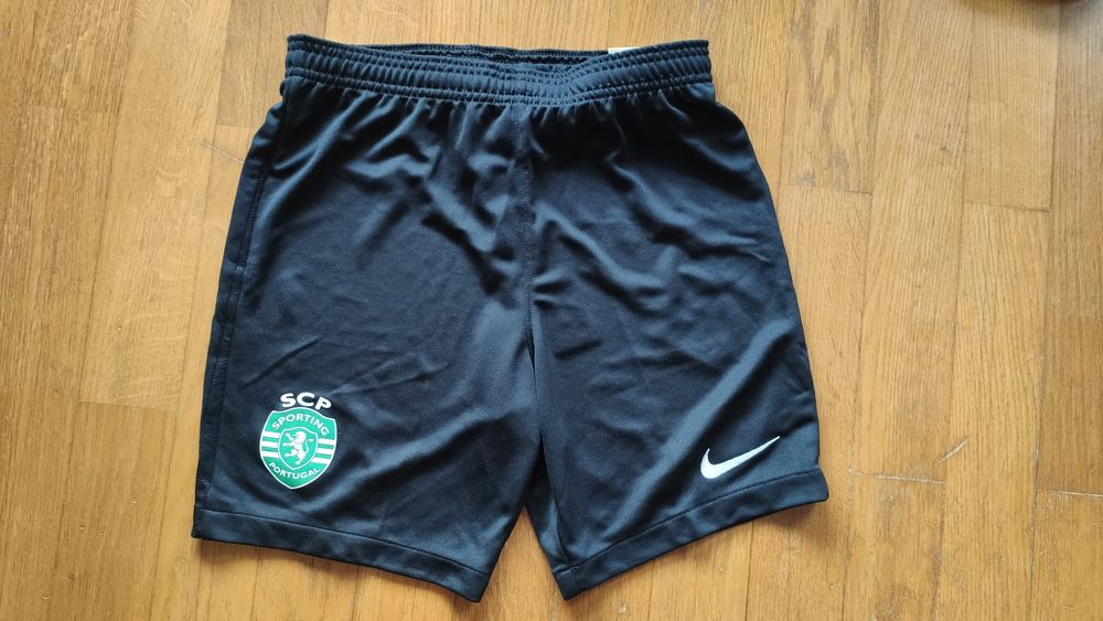 Calções e meias do equipamento Sporting 2025/2026