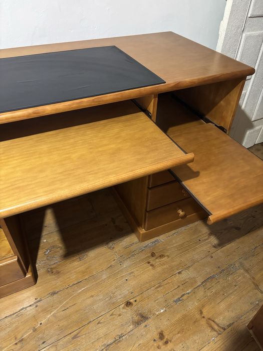 Secretaria de madeira