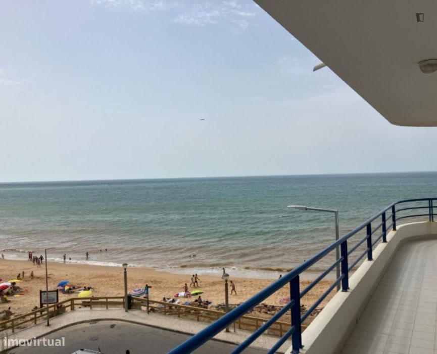 Apartamento com 2 quartos - localizado em Quarteira
