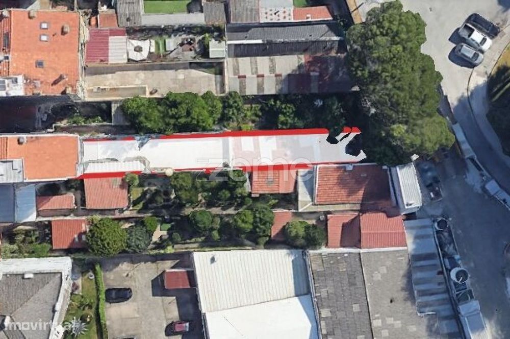 Garagem Rua Pedro Hispano