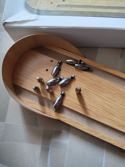 Мини боулинг с металлическими фигурками