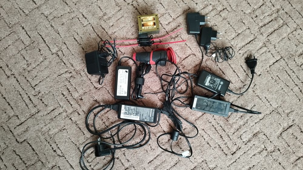 Zestaw zasilaczy transformator gniazda bezpieczników samochodowych