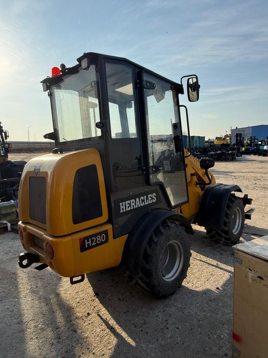 Wynajem miniładowarki 4t