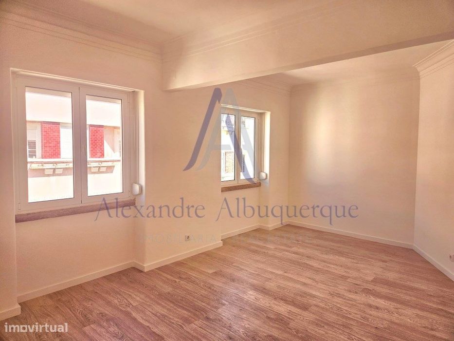Apartamento na Graça totalmente remodelado com vista sobre o Rio Tejo