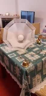 Lindo candeeiro de suspensão, em formato Tulipa de vidro leitoso