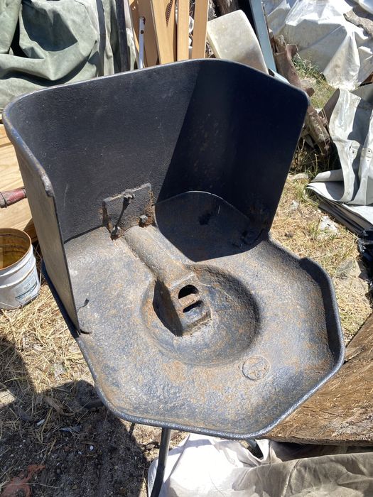 Forja Antiga em bom Estado